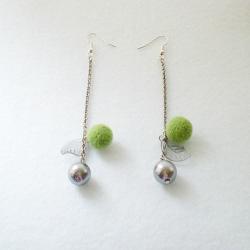Apple Green Felt Ball & Metal Ball Earrings - Green